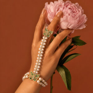 Butterfly Pearl Ratan Chur with Green Stones