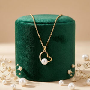 Gold Polish Heart Pendant Necklace with Freshwater Pearl for Women