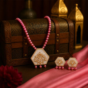 Pink Pearl & Shell Necklace Set with Golden Detailing
